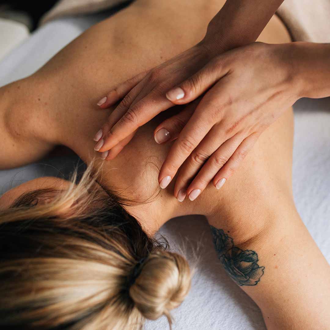 massage femme cabinet à Lutry sur table